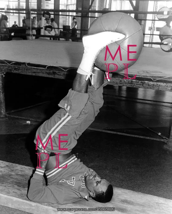 : Joe Frazier in training at the Concord Hotel ? : Joe Frazier in training at the Concord Hotel ?