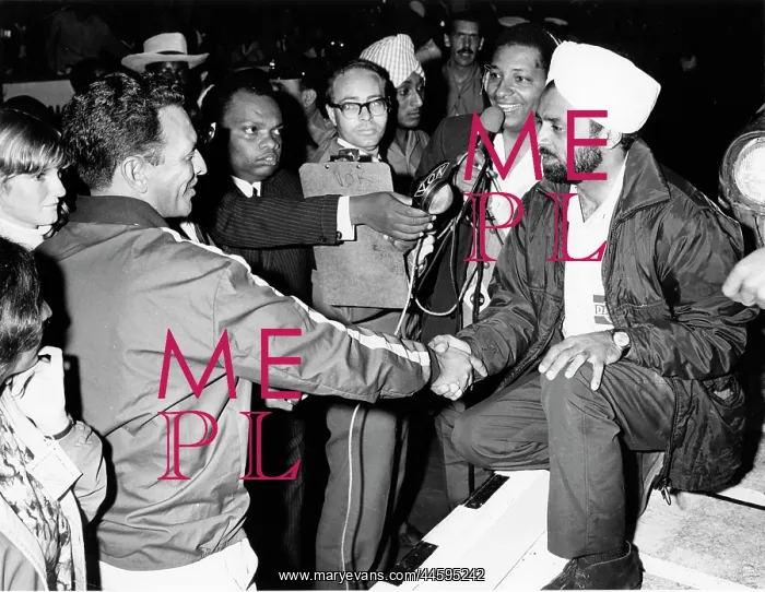 : Joginder Singh being congratulated as he talks to press.1965 : Joginder Singh being congratulated as he talks to press.1965