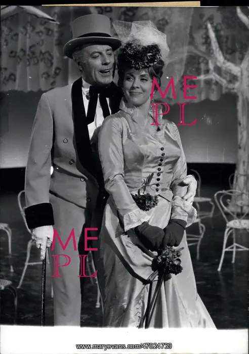  : Johannes Heesters and Ursula Benz in a show