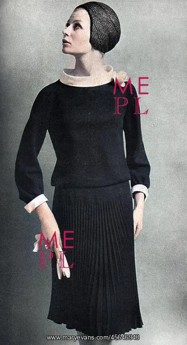 : John Cavanagh day dress, 1965 : John Cavanagh day dress, 1965