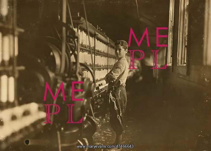 : John Dempsey working in mule-spinning room 1909 : John Dempsey working in mule-spinning room 1909