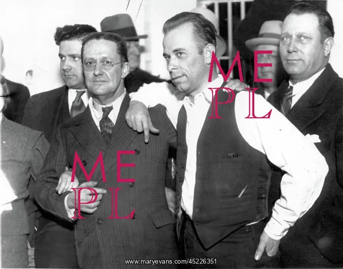 : JOHN DILLINGER-With Lake County, Ind. prosecutor ? : JOHN DILLINGER-With Lake County, Ind. prosecutor ?