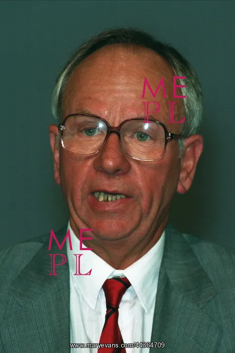  : John Evans MP