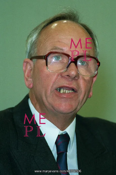  : John Evans MP