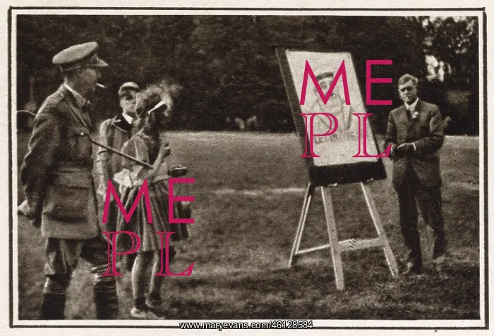 : John Hassall sketching for the Red Cross, WW1 : John Hassall sketching for the Red Cross, WW1