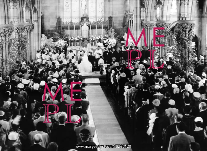 : John Kennedy and Jacqueline Bouvier at the ? : John Kennedy and Jacqueline Bouvier at the ?