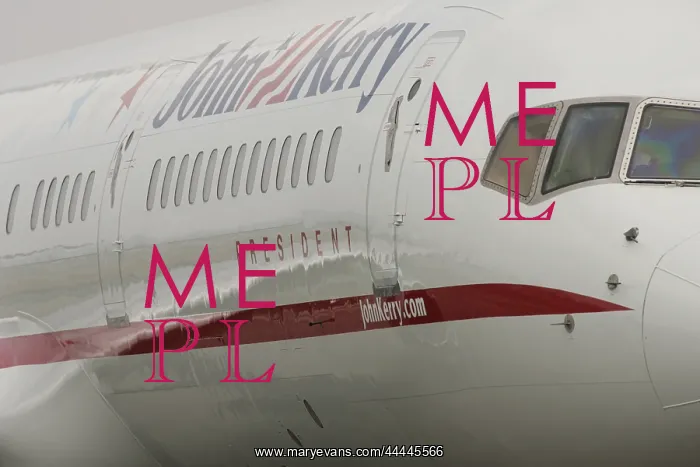 : John Kerry Airplane : John Kerry Airplane