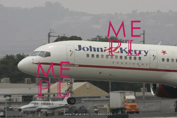 : John Kerry Airplane : John Kerry Airplane