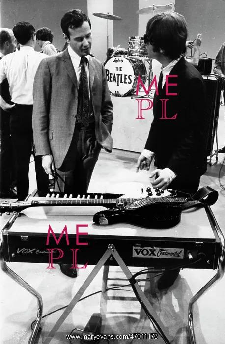 : John Lennon of The Beatles and Brian Epstein, manager : John Lennon of The Beatles and Brian Epstein, manager