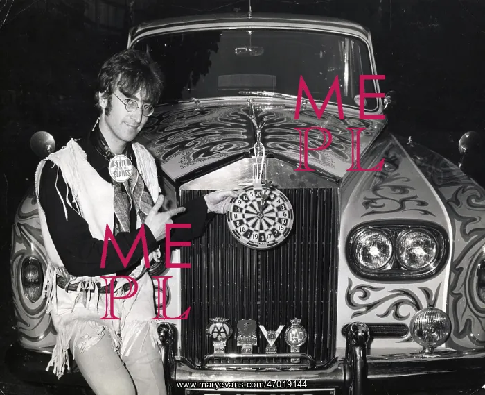 : John Lennon of The Beatles pop group with Rolls Royce : John Lennon of The Beatles pop group with Rolls Royce