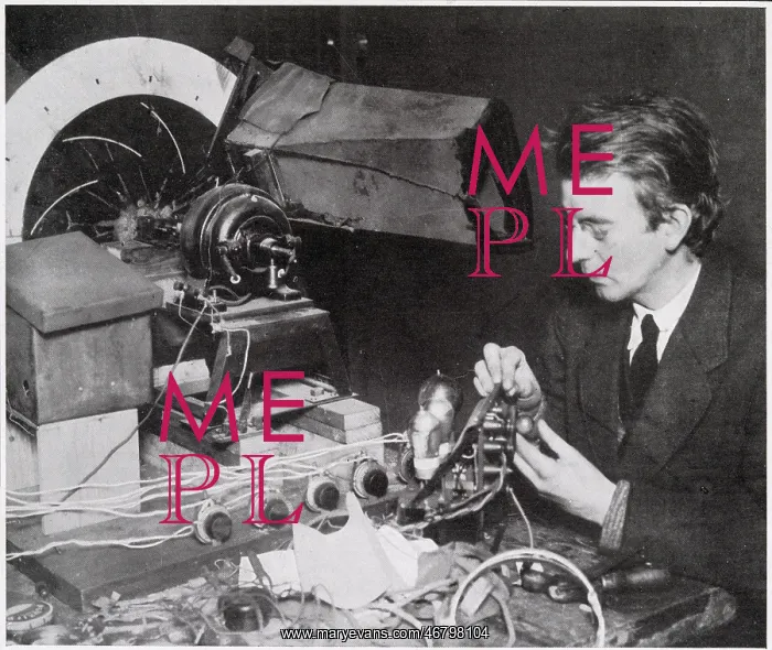: John Logie Baird transmitting a moving picture 1926 : John Logie Baird transmitting a moving picture 1926