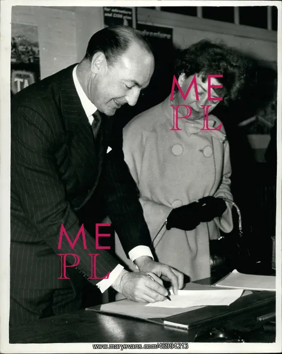 : John Profumo, War Minister, and Joyce Watson : John Profumo, War Minister, and Joyce Watson