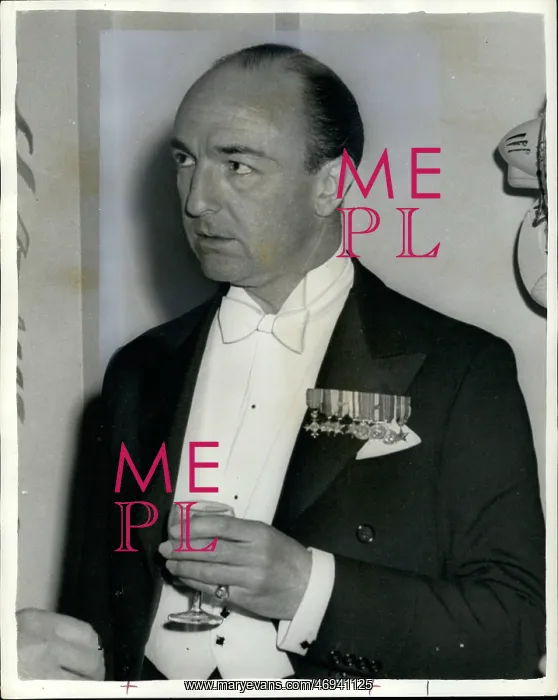 : John Profumo, War Minister, at reception, London : John Profumo, War Minister, at reception, London