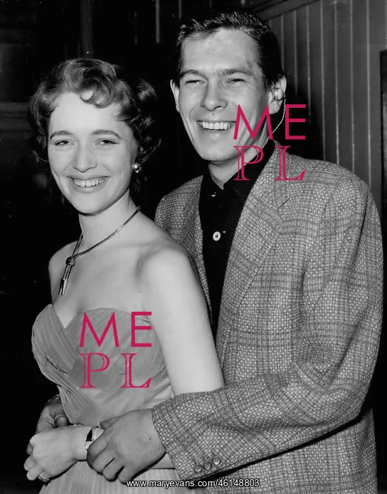 : Johnnie Ray and Sylvia Drew, singers, engaged : Johnnie Ray and Sylvia Drew, singers, engaged