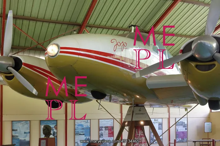 : Jojo, Aeroplane, Centre Jacques Brel, Hiva Oa : Jojo, Aeroplane, Centre Jacques Brel, Hiva Oa