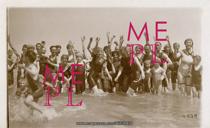 : Jolly crowd in the sea : Jolly crowd in the sea