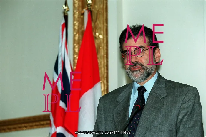  : Jorge Baca Campodonico