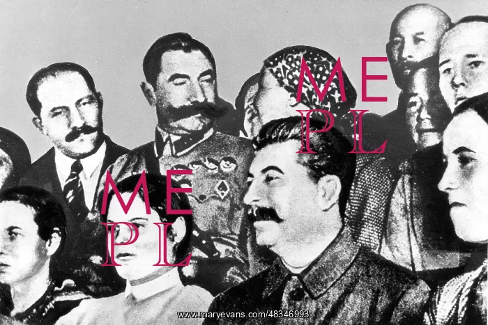 : Josef Stalin in the circle of kolkhoz workers, 1935 : Josef Stalin in the circle of kolkhoz workers, 1935