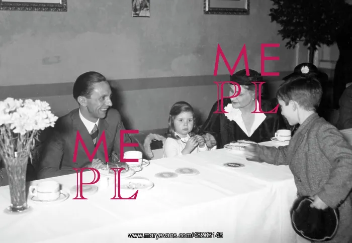 : Joseph Goebbels : Joseph Goebbels