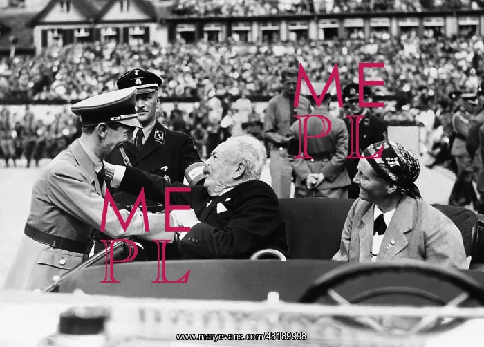 : Joseph Goebbels greets General Rohmer, 1935 : Joseph Goebbels greets General Rohmer, 1935