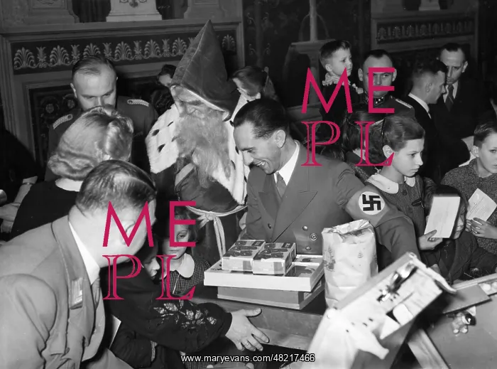 : Joseph Goebbels at the theatre hall : Joseph Goebbels at the theatre hall