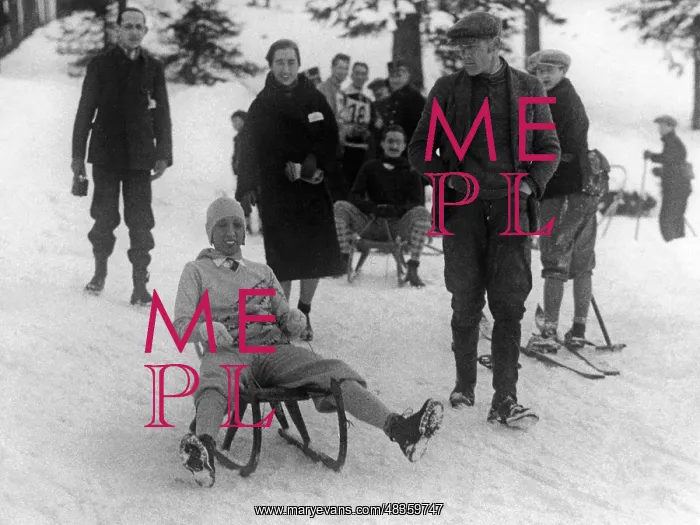 : Josephine Baker sledging, 1928 : Josephine Baker sledging, 1928