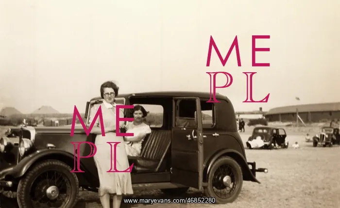 : Jowett 7 HP Fabric Saloon on the beach : Jowett 7 HP Fabric Saloon on the beach