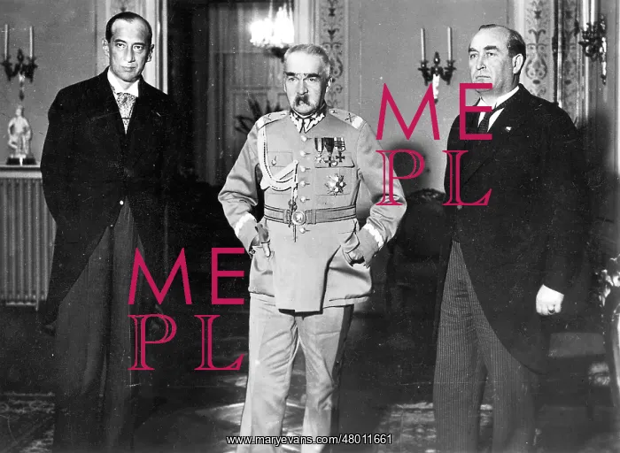 : Jozef Pilsudski with Jozef Beck, 1933 : Jozef Pilsudski with Jozef Beck, 1933