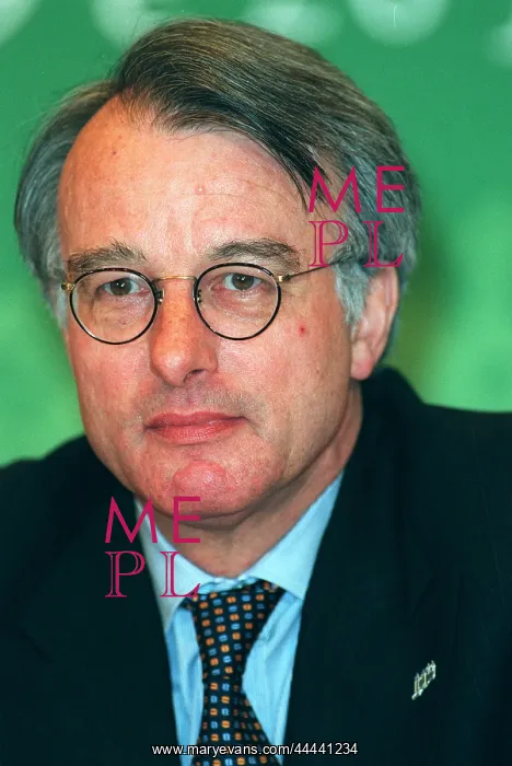 : Jozias Van Aartsen : Jozias Van Aartsen