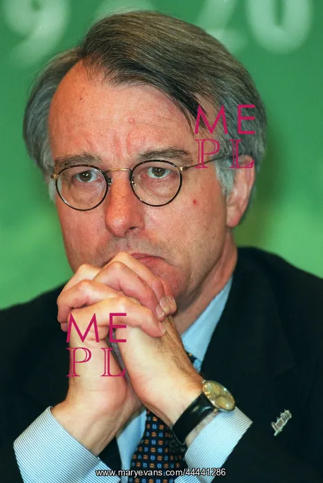 : Jozias Van Aartsen : Jozias Van Aartsen