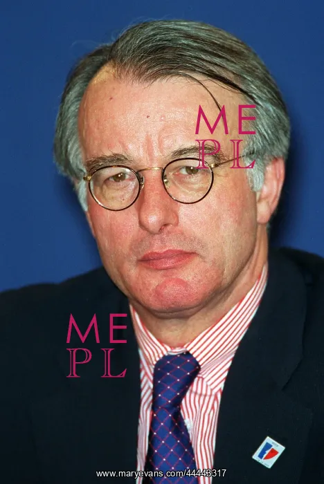 : Jozias Van Aartsen : Jozias Van Aartsen