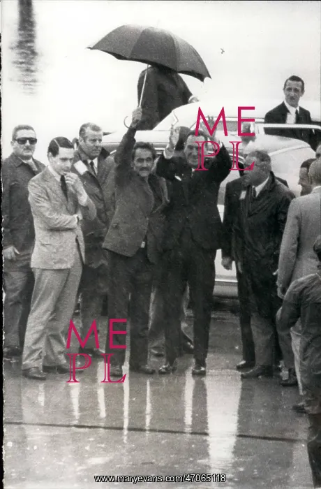 : Juan Peron returns from exile, Ezeiza Airport, Buenos Aires : Juan Peron returns from exile, Ezeiza Airport, Buenos Aires