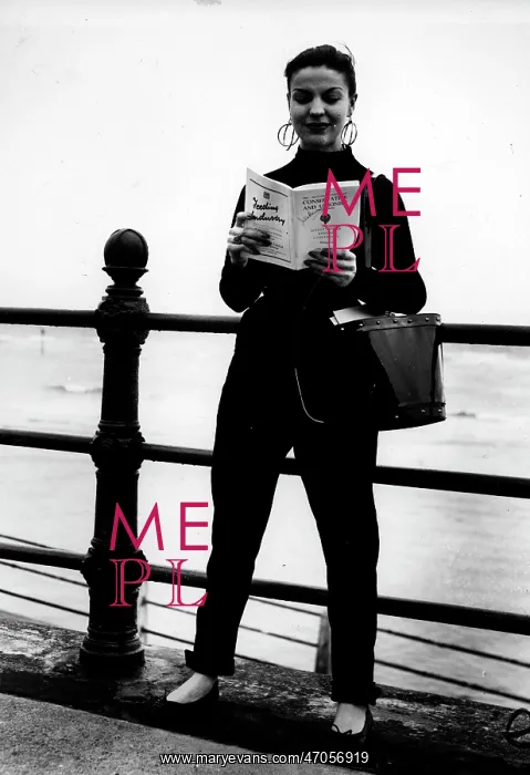 : Judy Carne : Judy Carne