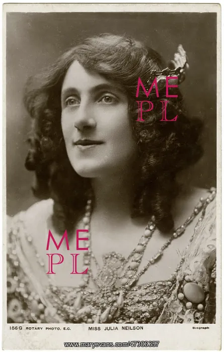  : Julia Neilson