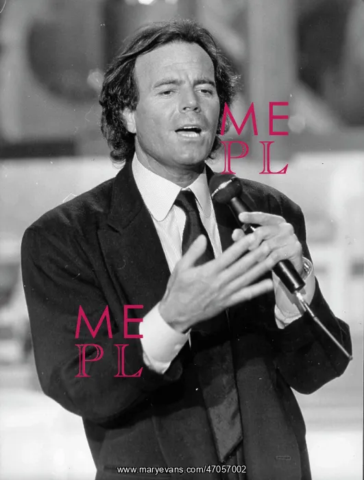 : Julio Iglesias : Julio Iglesias
