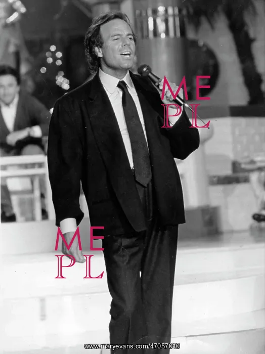 : Julio Iglesias : Julio Iglesias