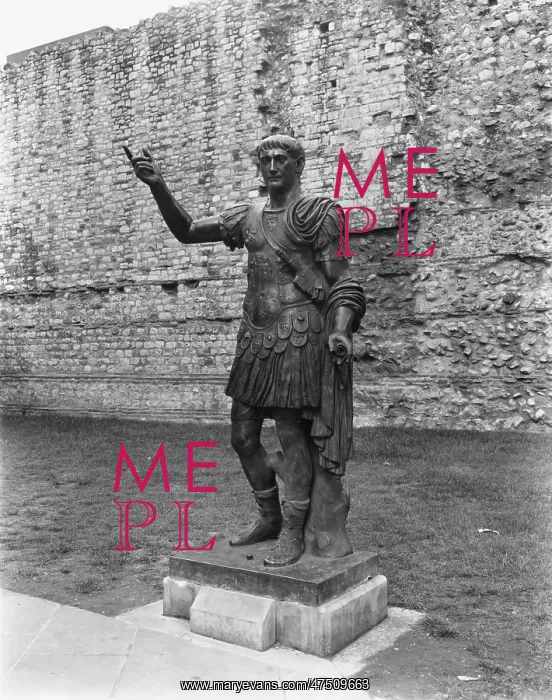 : JULIUS CAESAR STATUE : JULIUS CAESAR STATUE