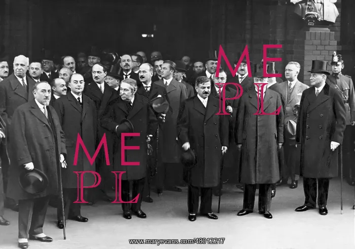 : Julius Curtius, Heinrich Bruening, Pierre Laval and Aristide : Julius Curtius, Heinrich Bruening, Pierre Laval and Aristide