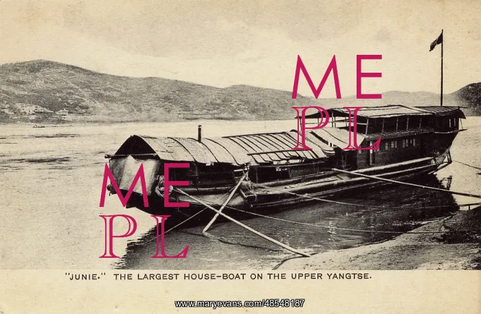 : Junie, largest houseboat on Upper Yangtze River, China : Junie, largest houseboat on Upper Yangtze River, China