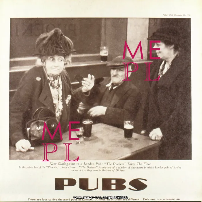 : Just before closing time in a London pub : Just before closing time in a London pub