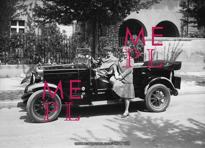 : Kaethe Haack in front of her car, 1928 : Kaethe Haack in front of her car, 1928