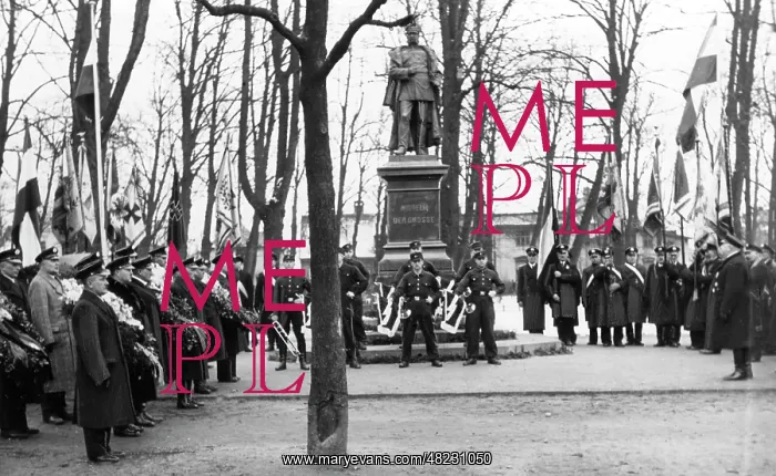 : The Kaiser Wilhelm I Memorial in Memel, 1939 : The Kaiser Wilhelm I Memorial in Memel, 1939