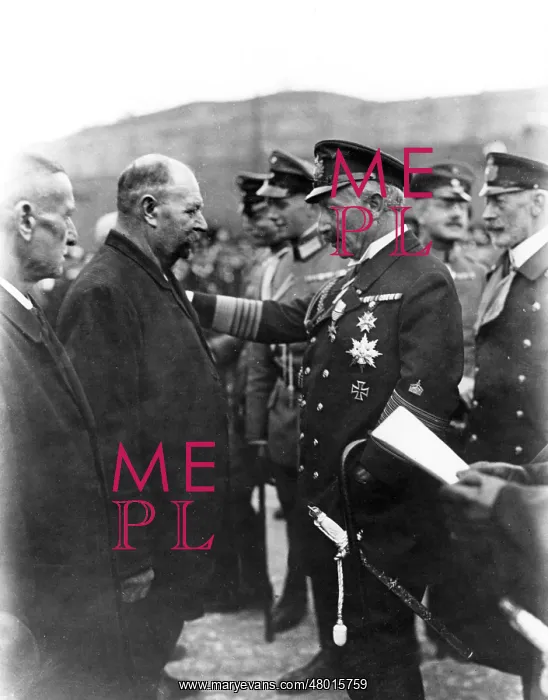 : Kaiser Wilhelm II at Kiel shipyard, Germany, WW1 : Kaiser Wilhelm II at Kiel shipyard, Germany, WW1