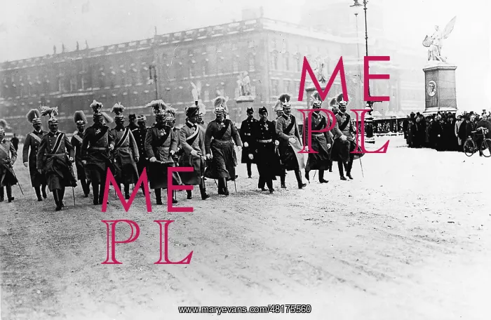 : Kaiser Wilhelm II on the way to issue the proclamation, 1915 : Kaiser Wilhelm II on the way to issue the proclamation, 1915