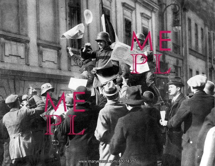 : Kapp soldiers distribute leaflets in Berlin : Kapp soldiers distribute leaflets in Berlin
