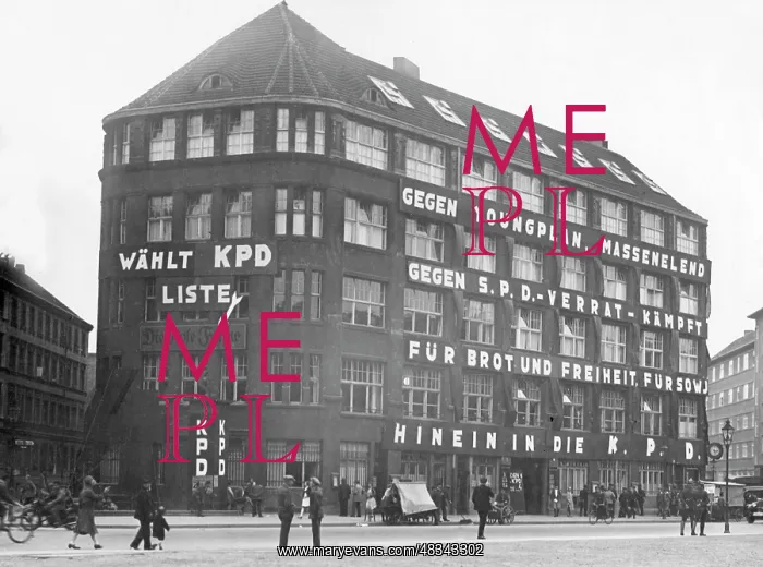: The Karl Liebknecht House, circa 1920s : The Karl Liebknecht House, circa 1920s