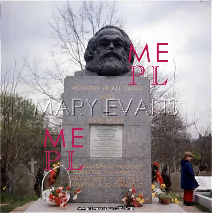 : KARL MARX'S GRAVE : KARL MARX'S GRAVE