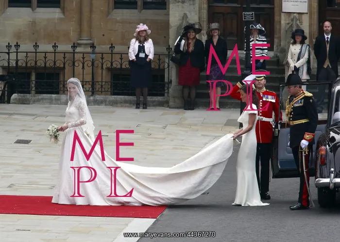 : Kate Middleton & Pippa Middleton at Royal Wedding : Kate Middleton & Pippa Middleton at Royal Wedding