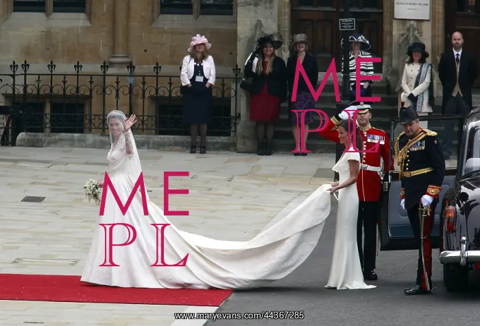 : Kate Middleton & Pippa Middleton at Royal Wedding : Kate Middleton & Pippa Middleton at Royal Wedding
