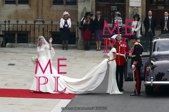 : Kate Middleton & Pippa Middleton at Royal Wedding : Kate Middleton & Pippa Middleton at Royal Wedding